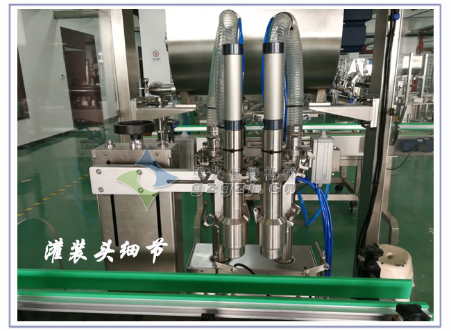 雙頭醬料灌裝旋蓋一體機設(shè)備細(xì)節(jié)
